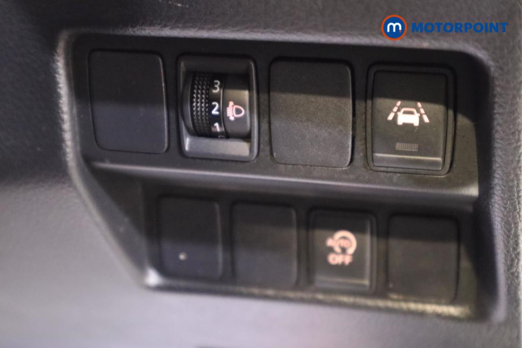 Nissan Qashqai N-Connecta Manual Petrol SUV - Stock Number (1506306) - 8th supplementary image