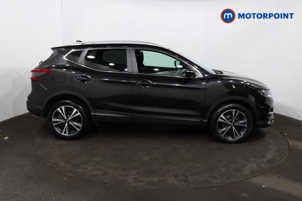 Nissan Qashqai N-Connecta Automatic Petrol SUV - Stock Number (1481932) - Drivers side