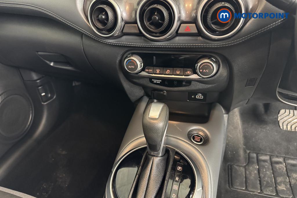 Nissan Juke N-Connecta Automatic Petrol SUV - Stock Number (1503450) - 11th supplementary image