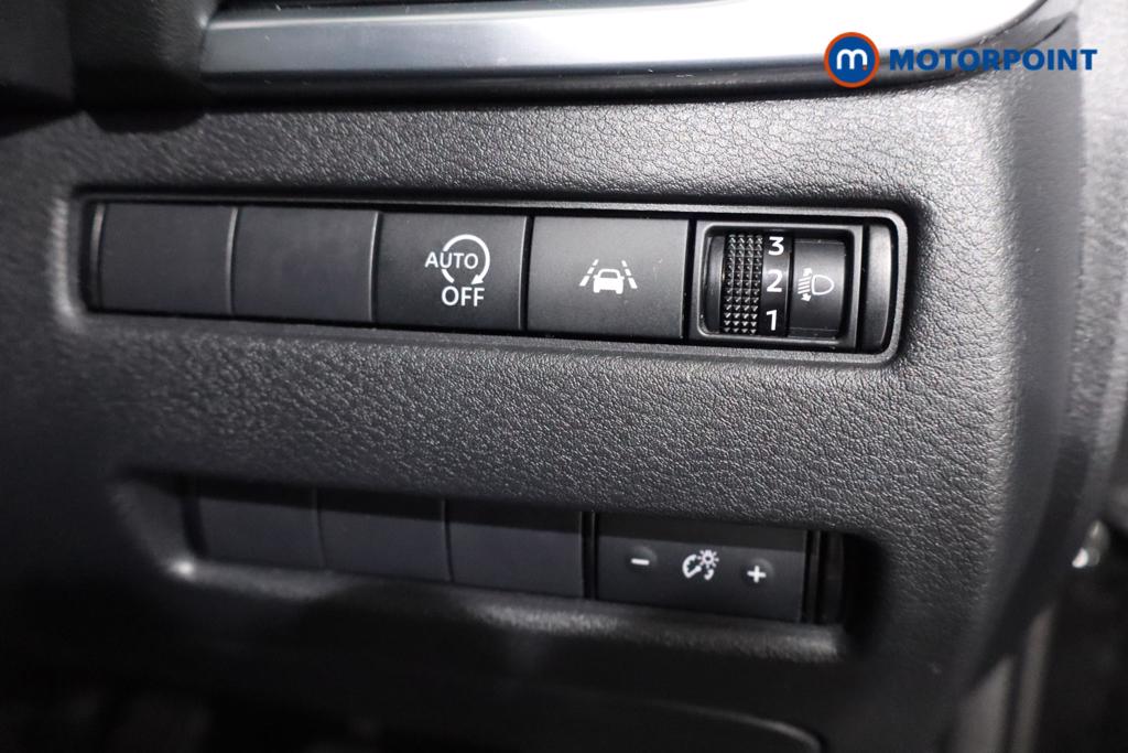 Nissan Qashqai N-Connecta Manual Petrol SUV - Stock Number (1503412) - 22nd supplementary image