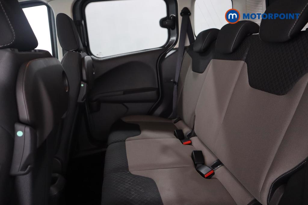 Ford Tourneo Courier Zetec Manual Diesel People Carrier - Stock Number (1500075) - 13th supplementary image