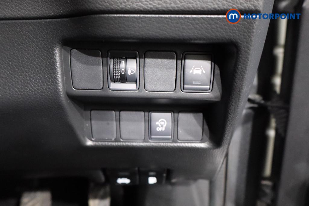 Nissan Qashqai N-Connecta Manual Petrol SUV - Stock Number (1501359) - 12th supplementary image