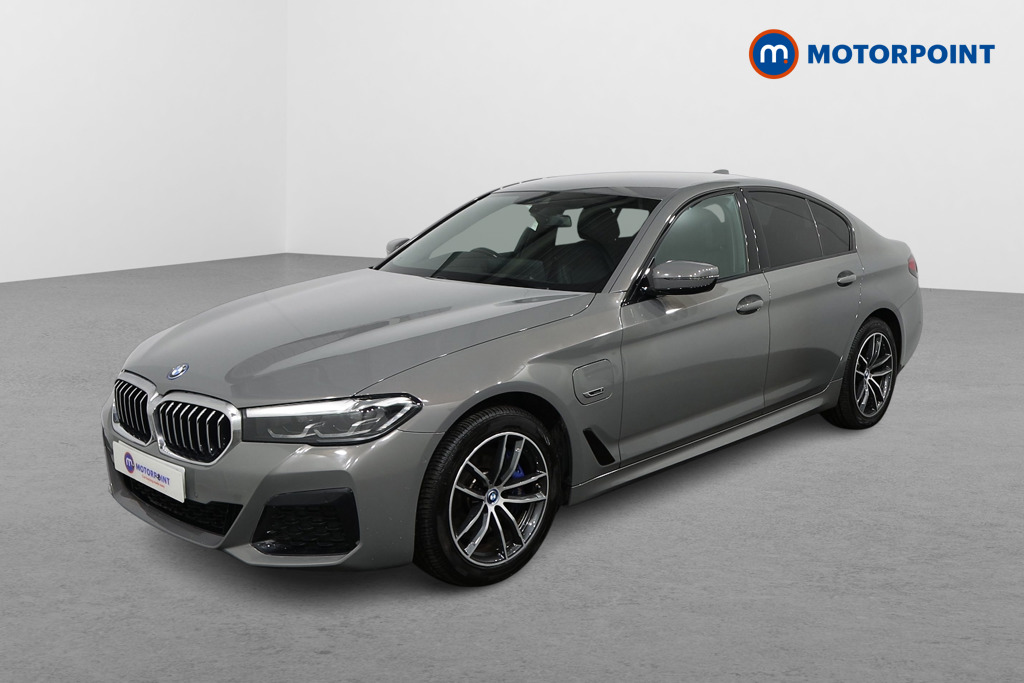 BMW 5 Series M Sport Automatic Petrol Plug-In Hybrid Saloon - Stock Number (1496843) - Passenger side front corner