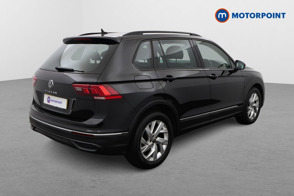 Volkswagen Tiguan Life Automatic Petrol SUV - Stock Number (1496921) - Drivers side rear corner