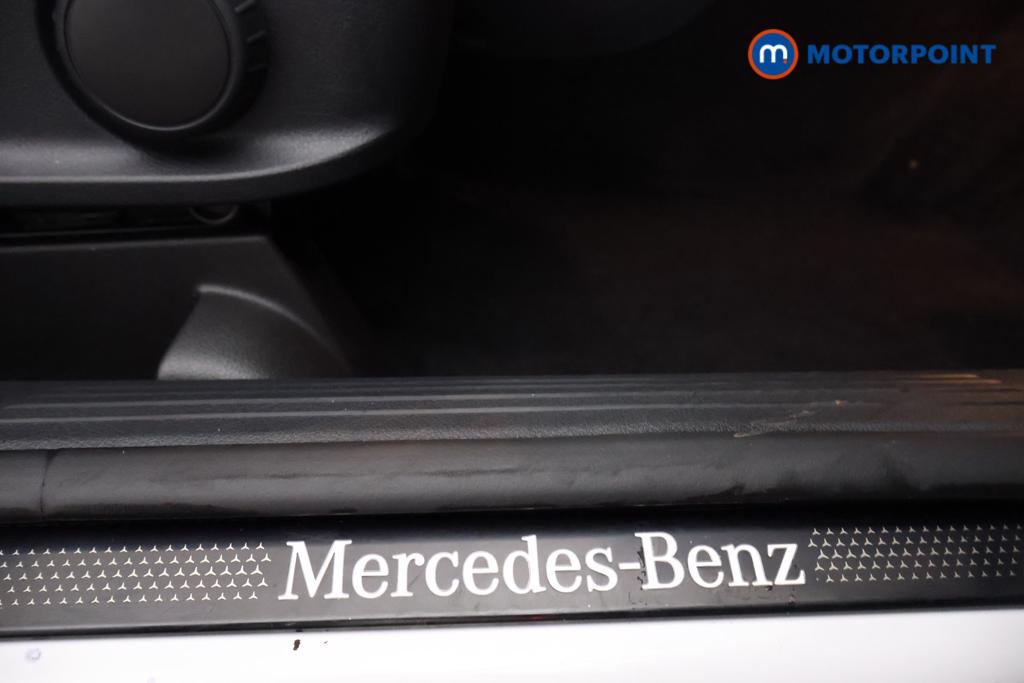 Mercedes-Benz GLB Amg Line Automatic Petrol SUV - Stock Number (1508130) - 15th supplementary image