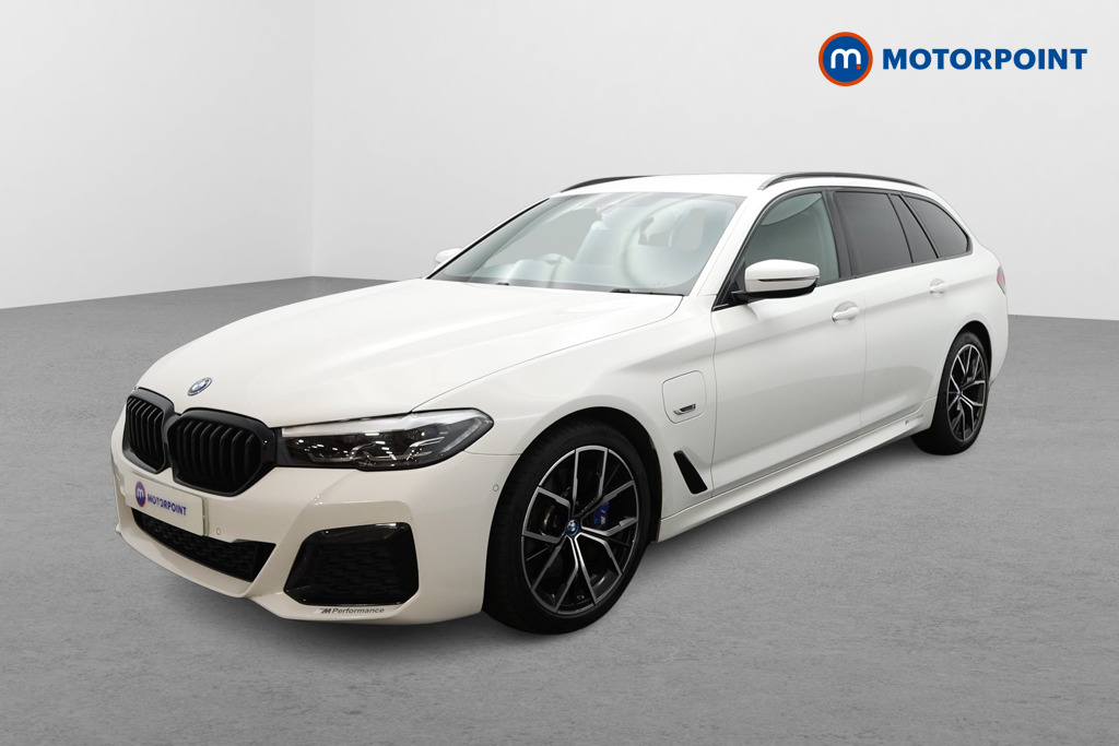 BMW 5 Series M Sport Automatic Petrol Plug-In Hybrid Estate - Stock Number (1507024) - Passenger side front corner