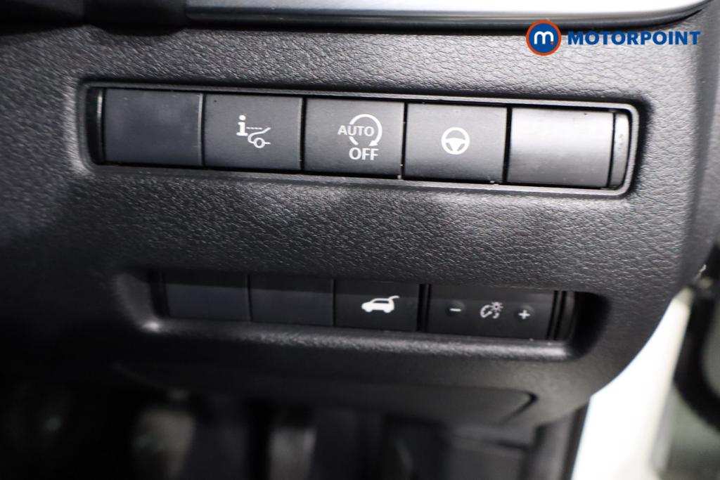 Nissan Qashqai Tekna Manual Petrol SUV - Stock Number (1508133) - 21st supplementary image