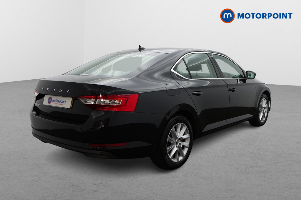 Skoda Superb SE Automatic Diesel Hatchback - Stock Number (1507165) - Drivers side rear corner