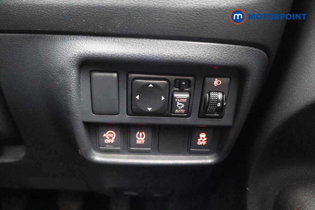 Nissan Juke N-Connecta Manual Diesel SUV - Stock Number (1487675) - 12th supplementary image