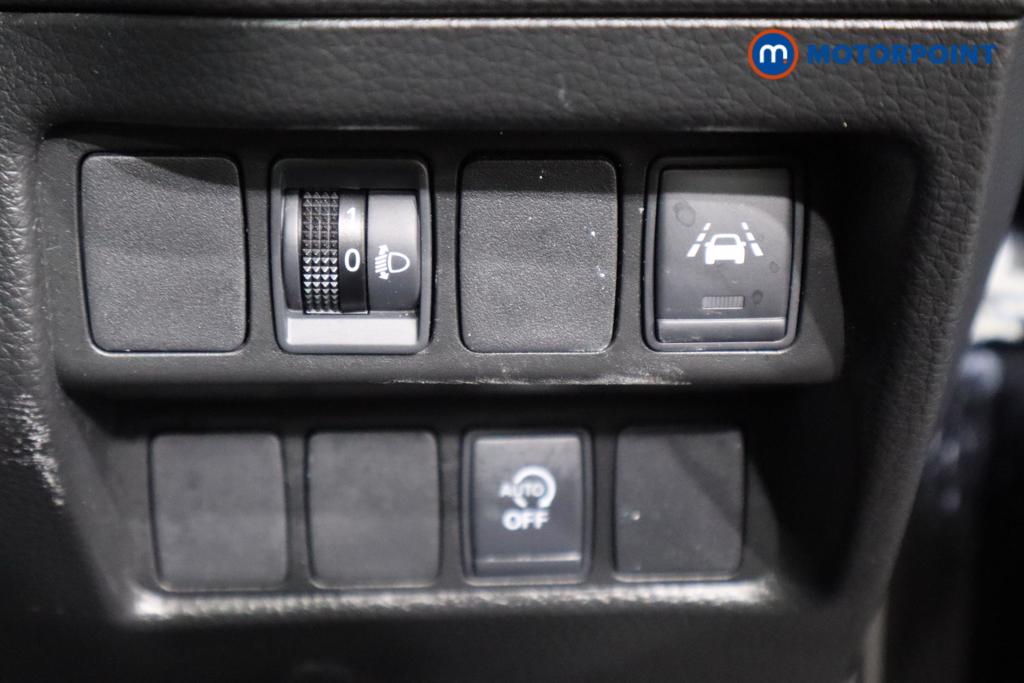 Nissan Qashqai N-Connecta Manual Petrol SUV - Stock Number (1504117) - 23rd supplementary image