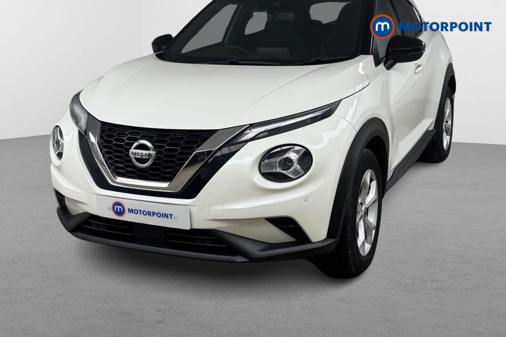 Nissan Juke N-Connecta Automatic Petrol SUV - Stock Number (1505214) - Passenger side front corner