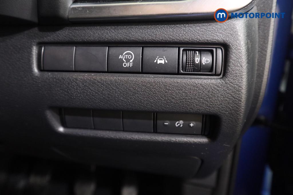 Nissan Qashqai N-Connecta Manual Petrol SUV - Stock Number (1508309) - 9th supplementary image