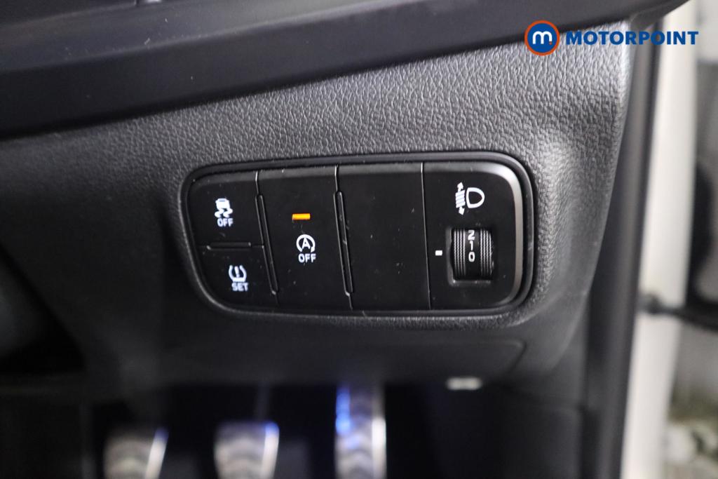 Hyundai Bayon Se Connect Manual Petrol-Electric Hybrid SUV - Stock Number (1493252) - 9th supplementary image