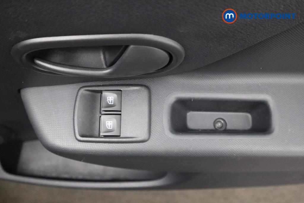 Dacia Sandero Essential Manual Petrol Hatchback - Stock Number (1506720) - 9th supplementary image