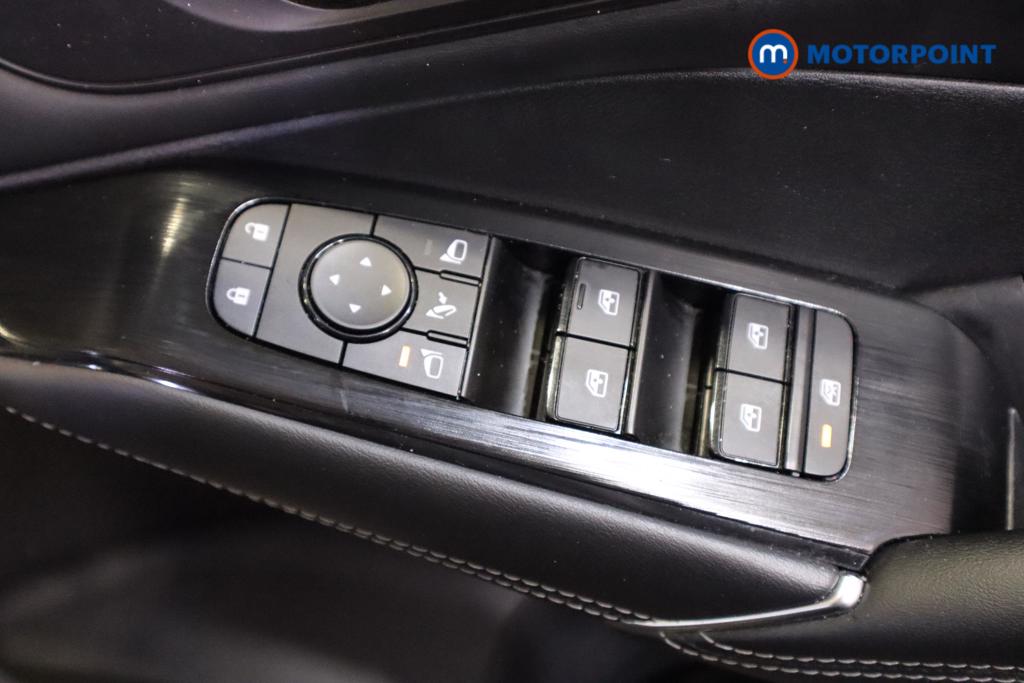 Nissan Qashqai N-Connecta Manual Petrol SUV - Stock Number (1510759) - 8th supplementary image