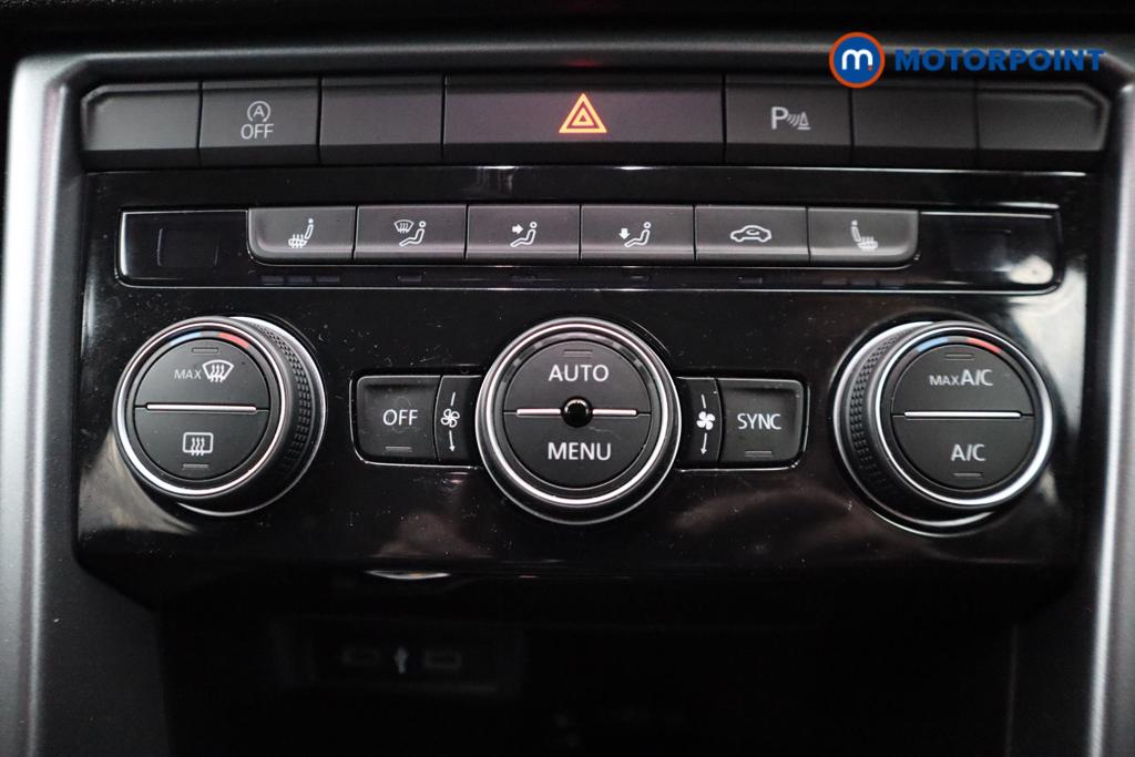 Volkswagen T-Roc Active Manual Petrol SUV - Stock Number (1500674) - 16th supplementary image