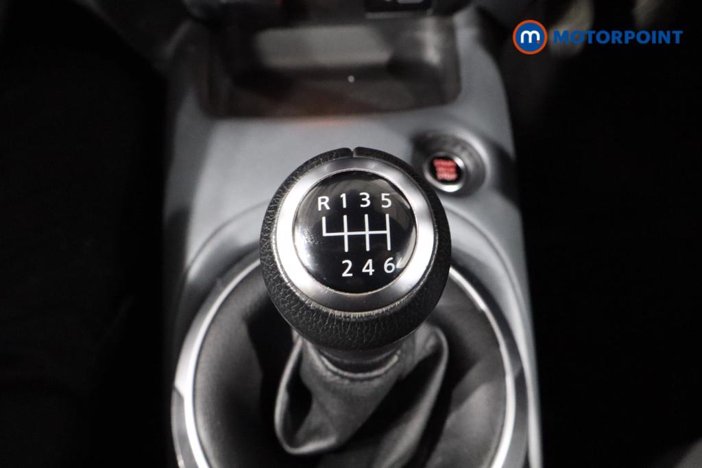 Nissan Juke N-Connecta Manual Petrol SUV - Stock Number (1510713) - 15th supplementary image