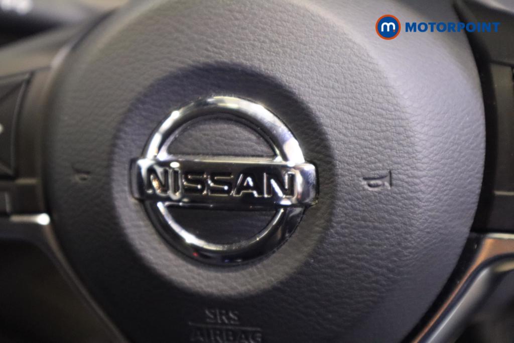 Nissan Qashqai N-Connecta Manual Petrol SUV - Stock Number (1511046) - 9th supplementary image