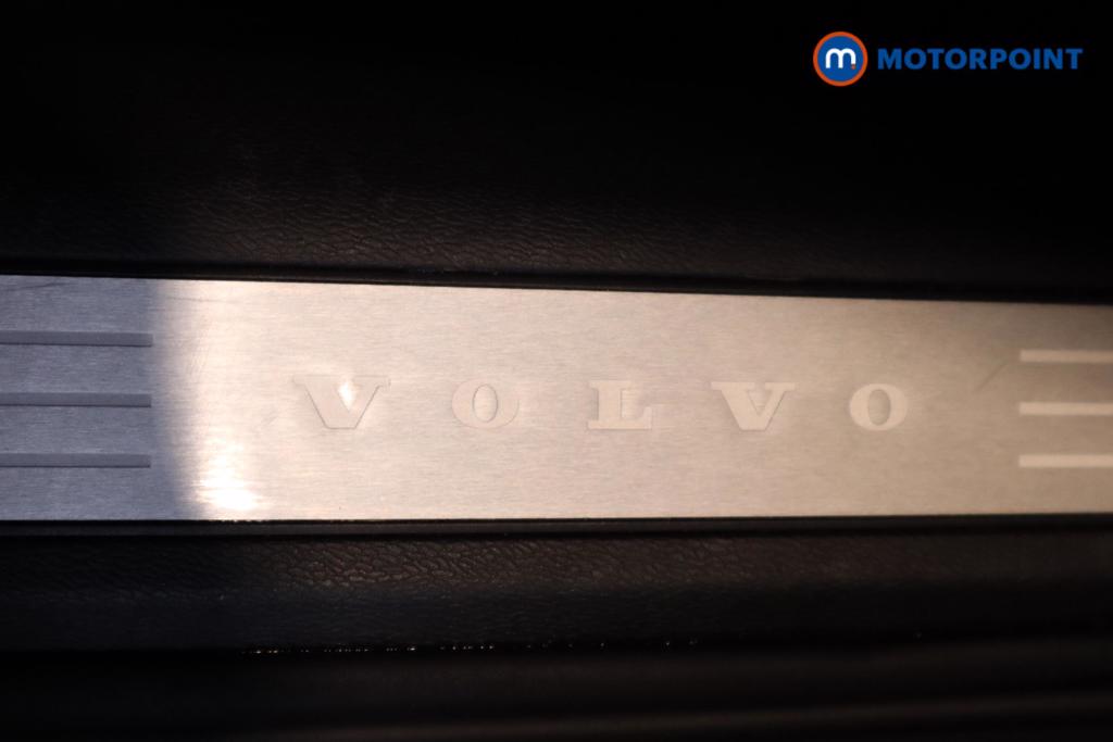 Volvo Xc60 Plus Automatic Diesel SUV - Stock Number (1509145) - 13th supplementary image