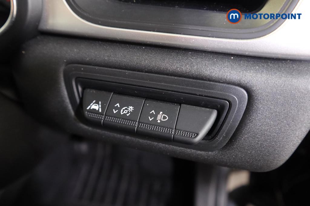 Renault Captur Iconic Manual Petrol SUV - Stock Number (1510676) - 9th supplementary image