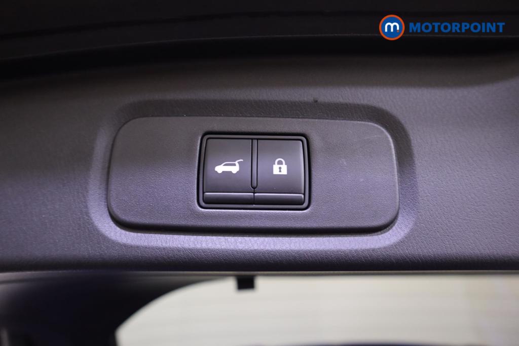 Nissan Qashqai Tekna Manual Petrol SUV - Stock Number (1510958) - 17th supplementary image