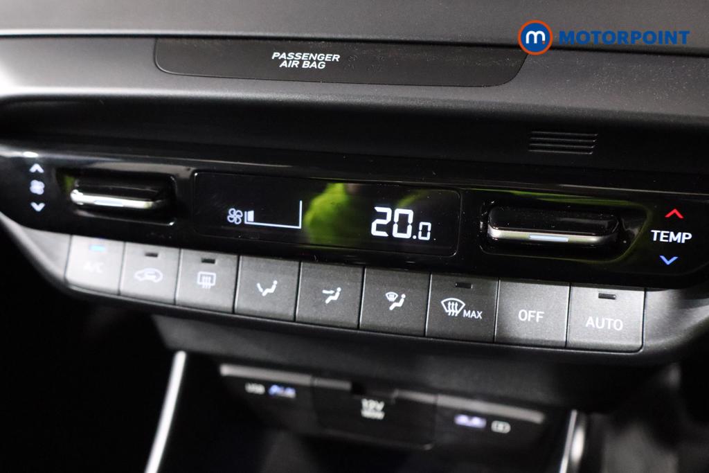 Hyundai Bayon Premium Manual Petrol-Electric Hybrid SUV - Stock Number (1512741) - 14th supplementary image