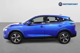 Nissan Qashqai N-Connecta Manual Petrol SUV - Stock Number (1511724) - Passenger side