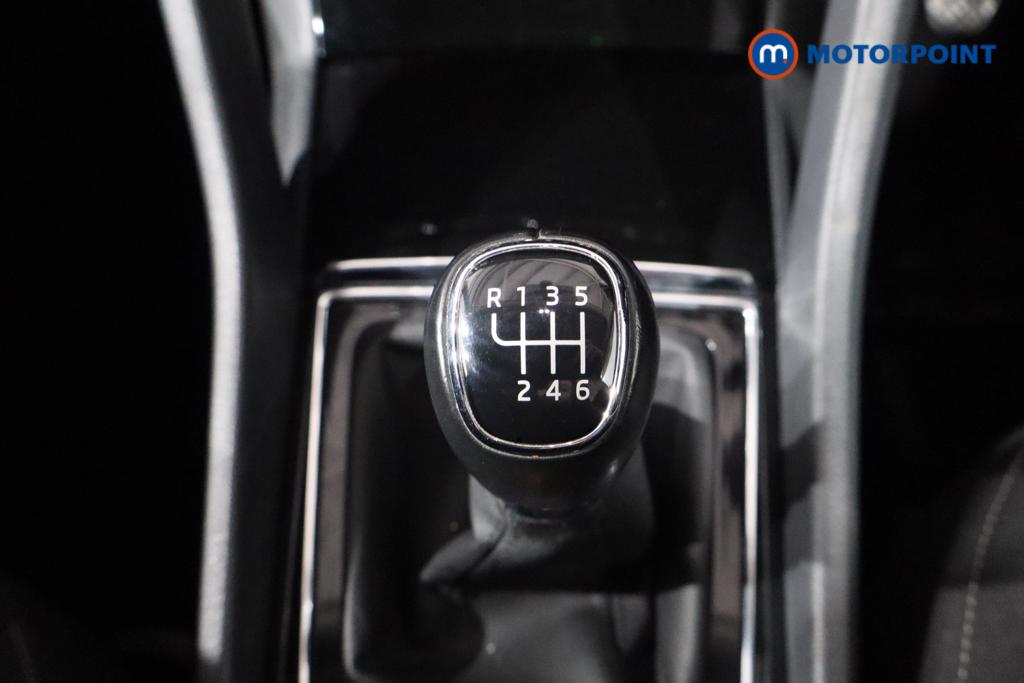 Skoda Karoq Se Drive Manual Petrol SUV - Stock Number (1496942) - 16th supplementary image