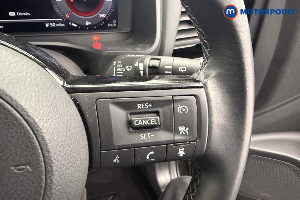 Nissan Qashqai N-Connecta Manual Petrol SUV - Stock Number (1512000) - 15th supplementary image