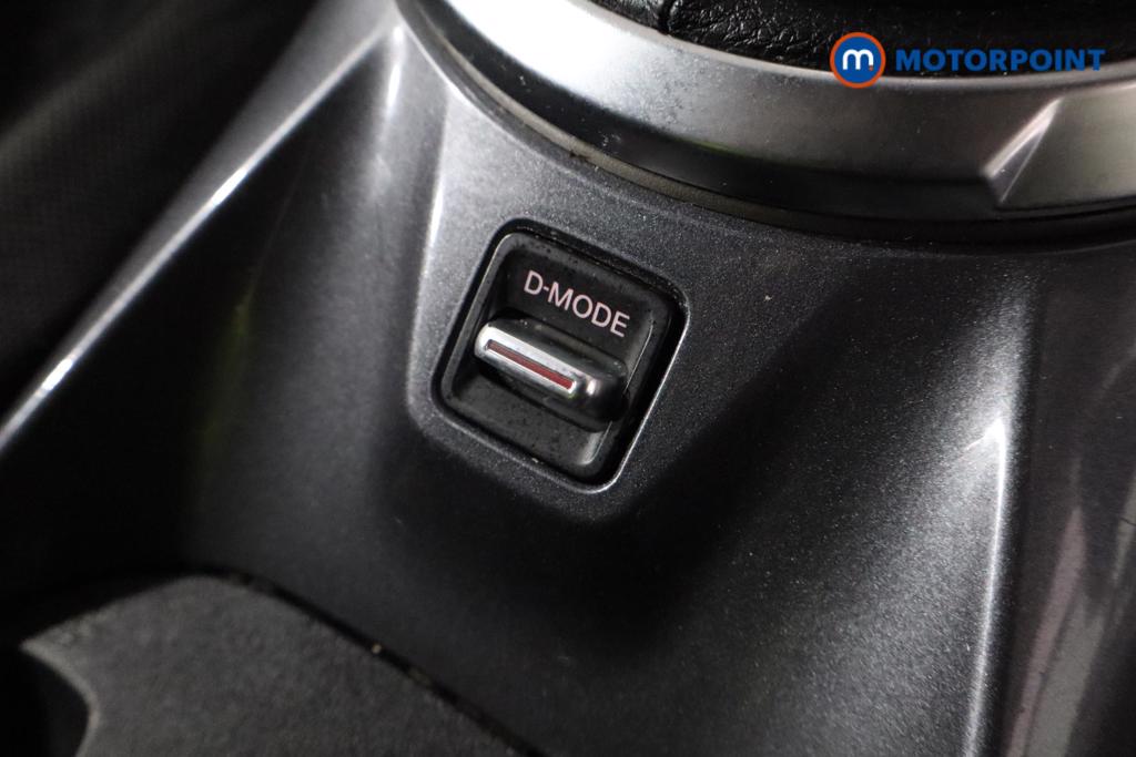 Nissan Juke N-Connecta Manual Petrol SUV - Stock Number (1511225) - 20th supplementary image