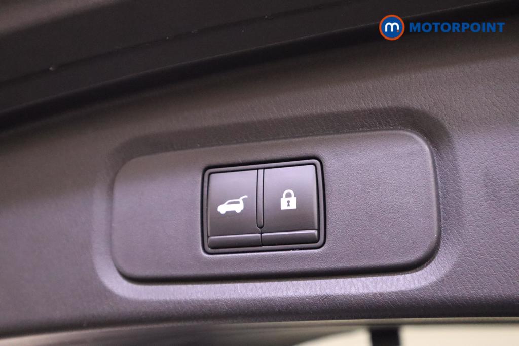 Nissan Qashqai Tekna Manual Petrol SUV - Stock Number (1513623) - 22nd supplementary image