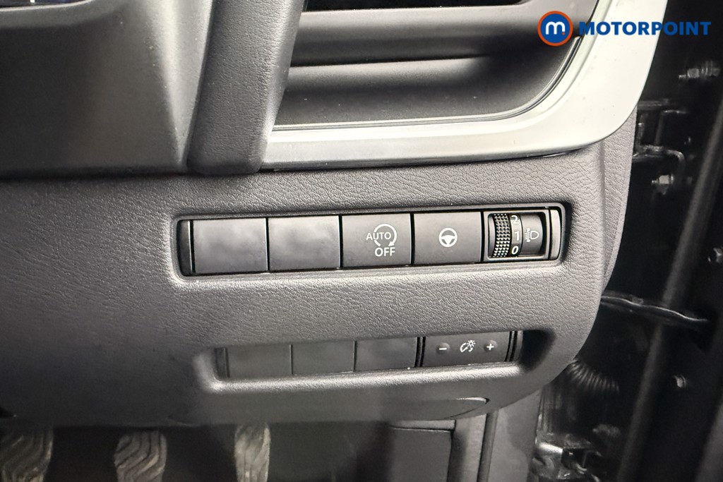 Nissan Qashqai N-Connecta Manual Petrol SUV - Stock Number (1512799) - 14th supplementary image