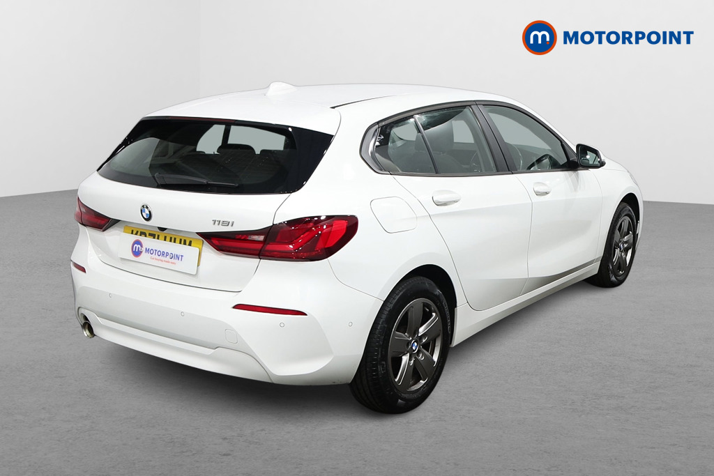 BMW 1 Series SE Manual Petrol Hatchback - Stock Number (1515665) - Drivers side rear corner