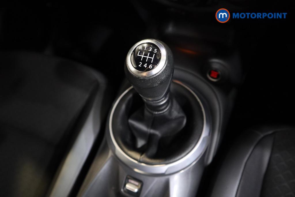 Nissan Juke N-Connecta Manual Petrol SUV - Stock Number (1509387) - 8th supplementary image