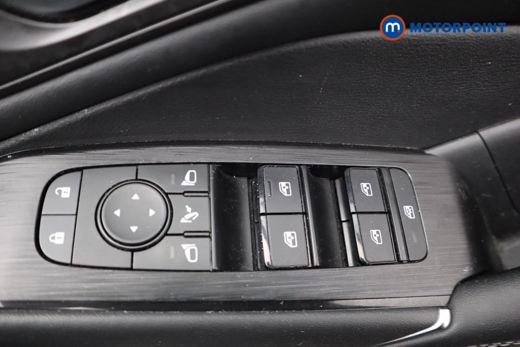 Nissan Qashqai N-Connecta Manual Petrol SUV - Stock Number (1513625) - 19th supplementary image