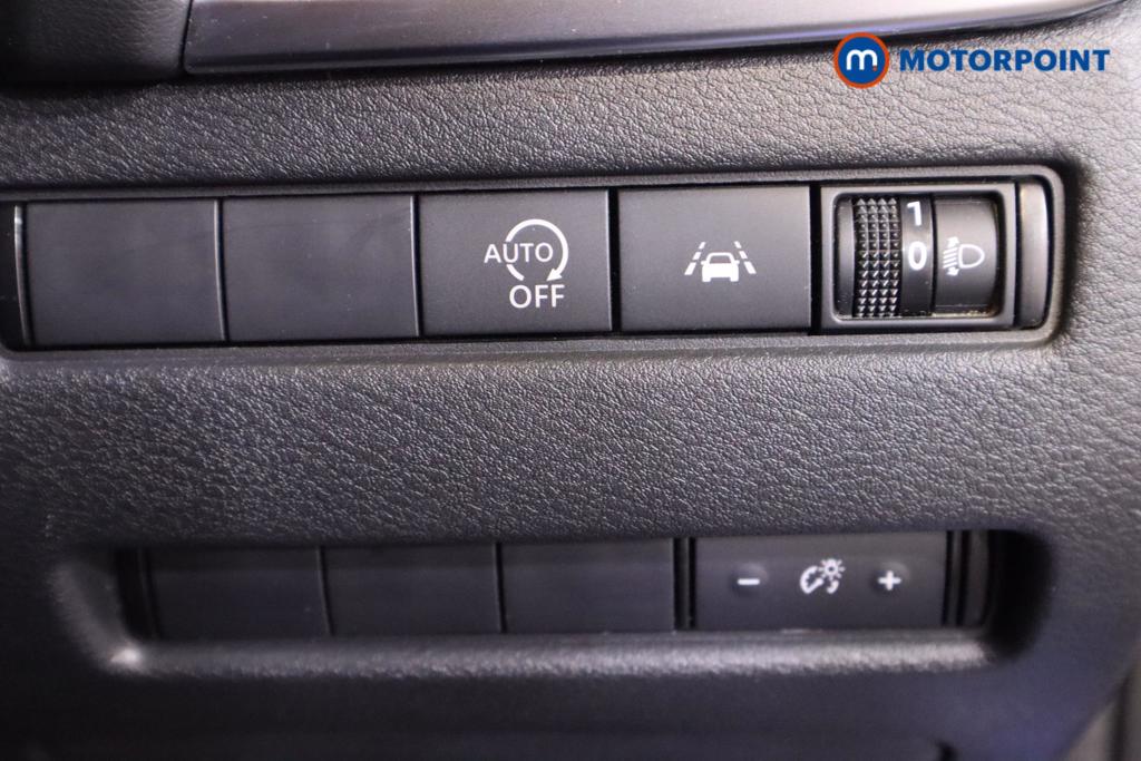 Nissan Qashqai N-Connecta Manual Petrol SUV - Stock Number (1513373) - 14th supplementary image