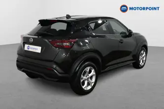 Nissan Juke N-Connecta Manual Petrol SUV - Stock Number (1513932) - Drivers side rear corner