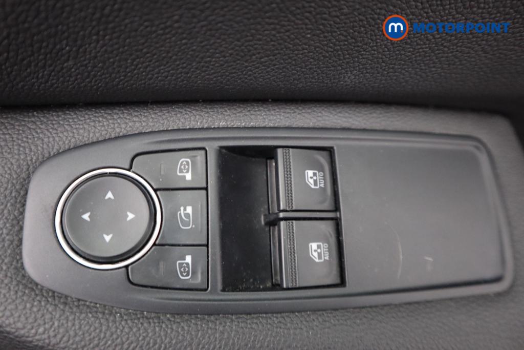 Renault Clio Iconic Manual Petrol Hatchback - Stock Number (1515117) - 19th supplementary image