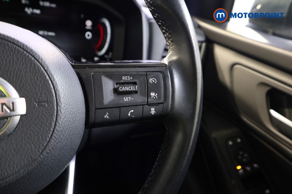 Nissan Qashqai N-Connecta Manual Petrol SUV - Stock Number (1515322) - 4th supplementary image