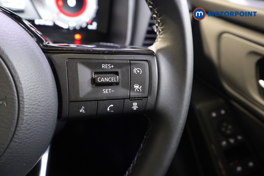 Nissan Qashqai N-Connecta Manual Petrol SUV - Stock Number (1515088) - 4th supplementary image