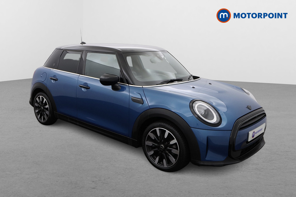 Mini Countryman Cooper Exclusive Automatic Petrol SUV - Stock Number (1517621) - Drivers side front corner