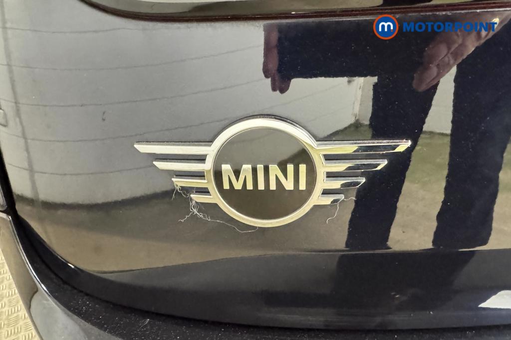 Mini Clubman Cooper Classic Manual Petrol Estate - Stock Number (1517757) - 20th supplementary image