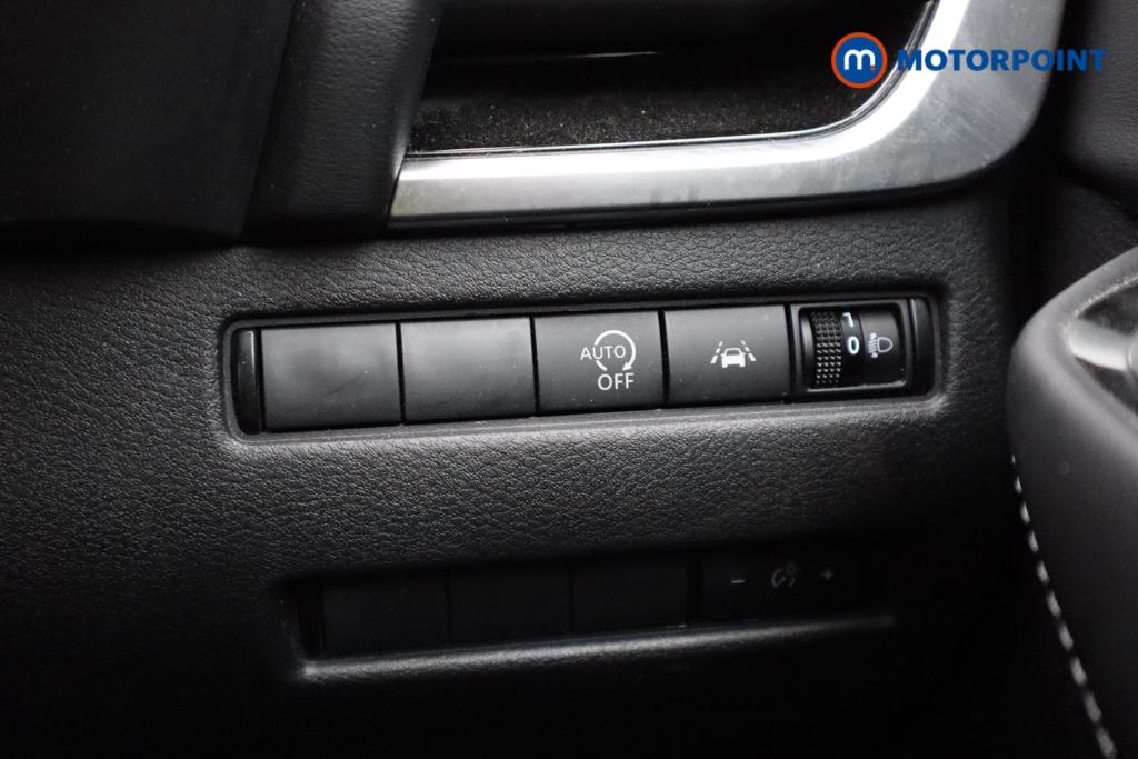 Nissan Qashqai N-Connecta Manual Petrol SUV - Stock Number (1509812) - 9th supplementary image