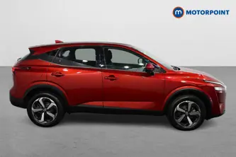 Nissan Qashqai N-Connecta Manual Petrol SUV - Stock Number (1517350) - Drivers side