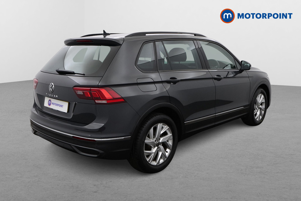 Volkswagen Tiguan Life Automatic Petrol SUV - Stock Number (1511059) - Drivers side rear corner