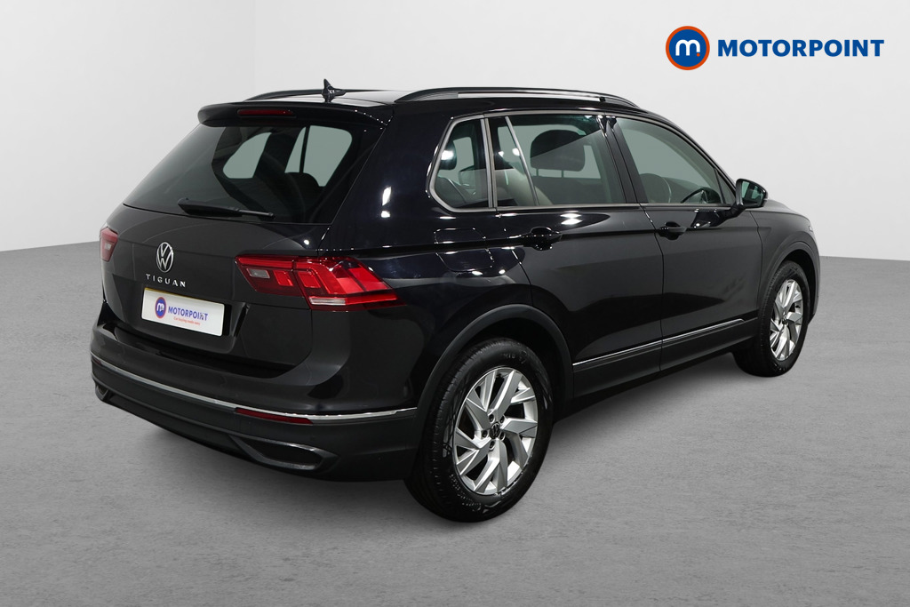 Volkswagen Tiguan Life Manual Petrol SUV - Stock Number (1516978) - Drivers side rear corner