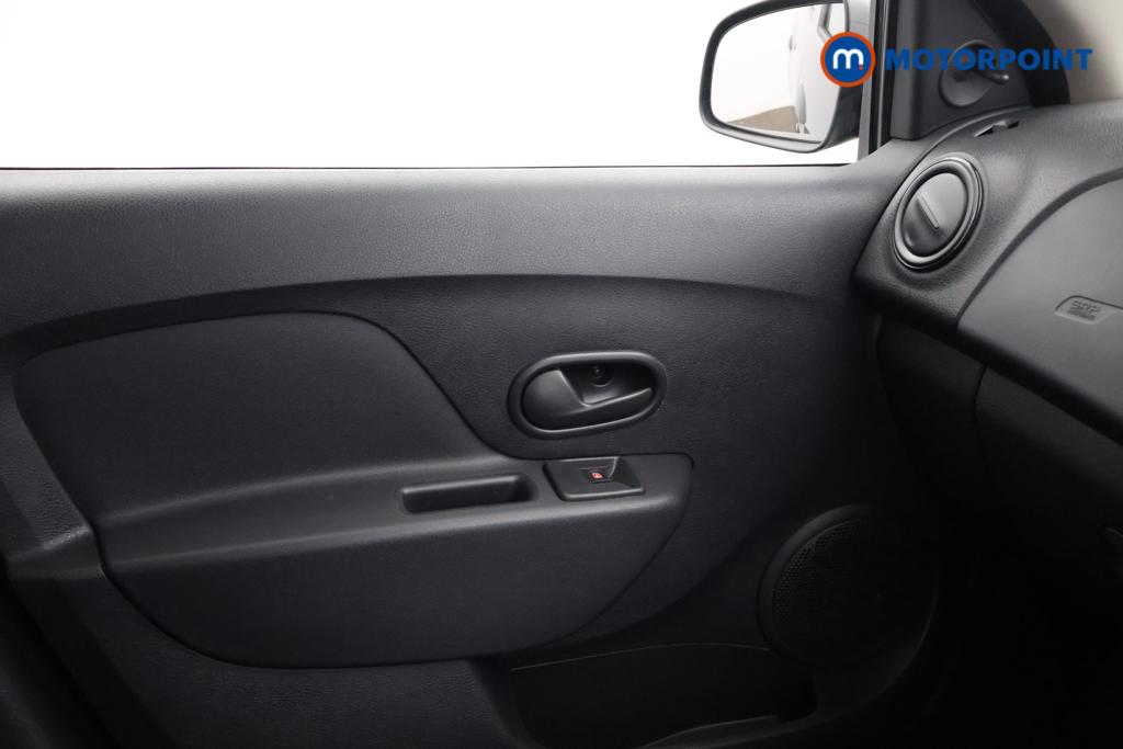 Dacia Sandero Essential Manual Petrol Hatchback - Stock Number (1516583) - 6th supplementary image