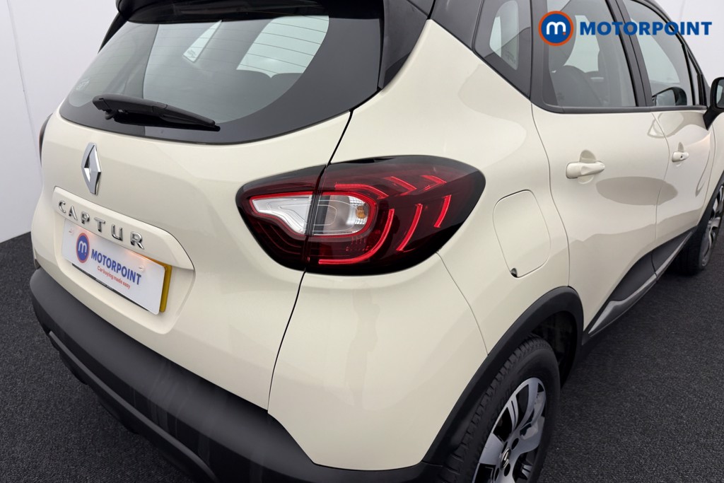 Renault Captur Play Manual Petrol SUV - Stock Number (1516896) - 18th supplementary image