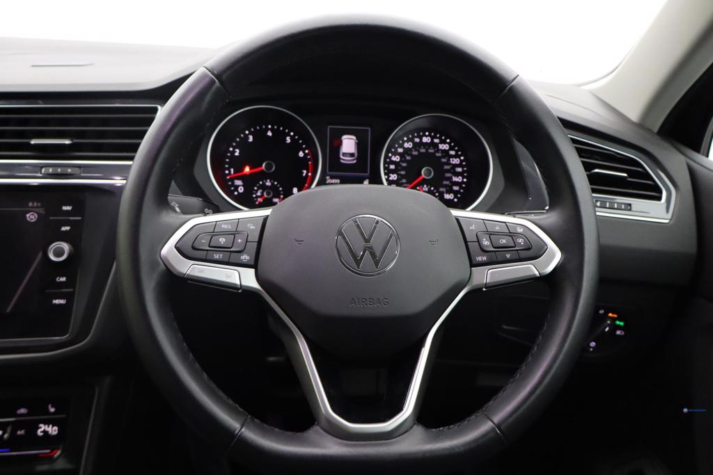 Volkswagen Tiguan Active Manual Petrol SUV - Stock Number (1520875) - 3rd supplementary image