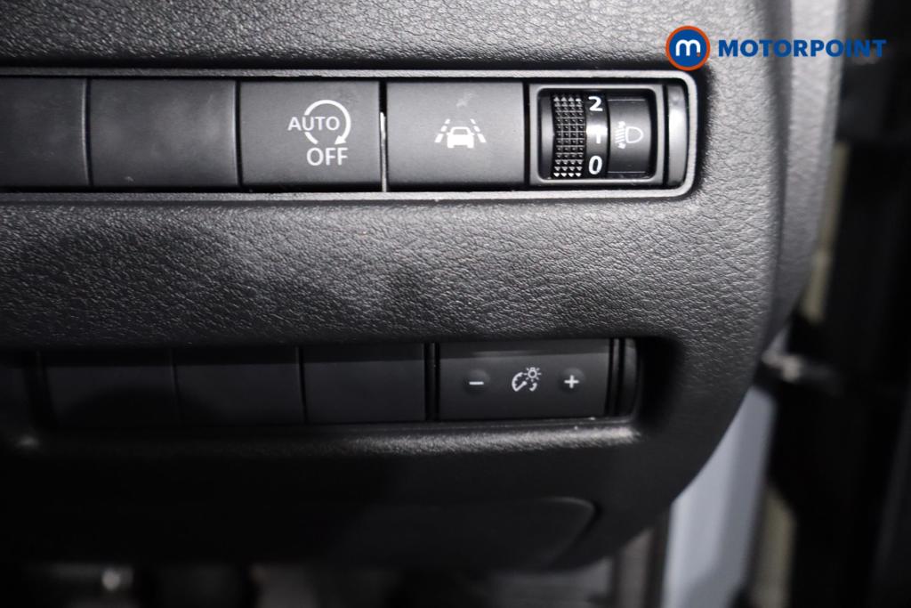 Nissan Qashqai N-Connecta Manual Petrol SUV - Stock Number (1516983) - 13th supplementary image